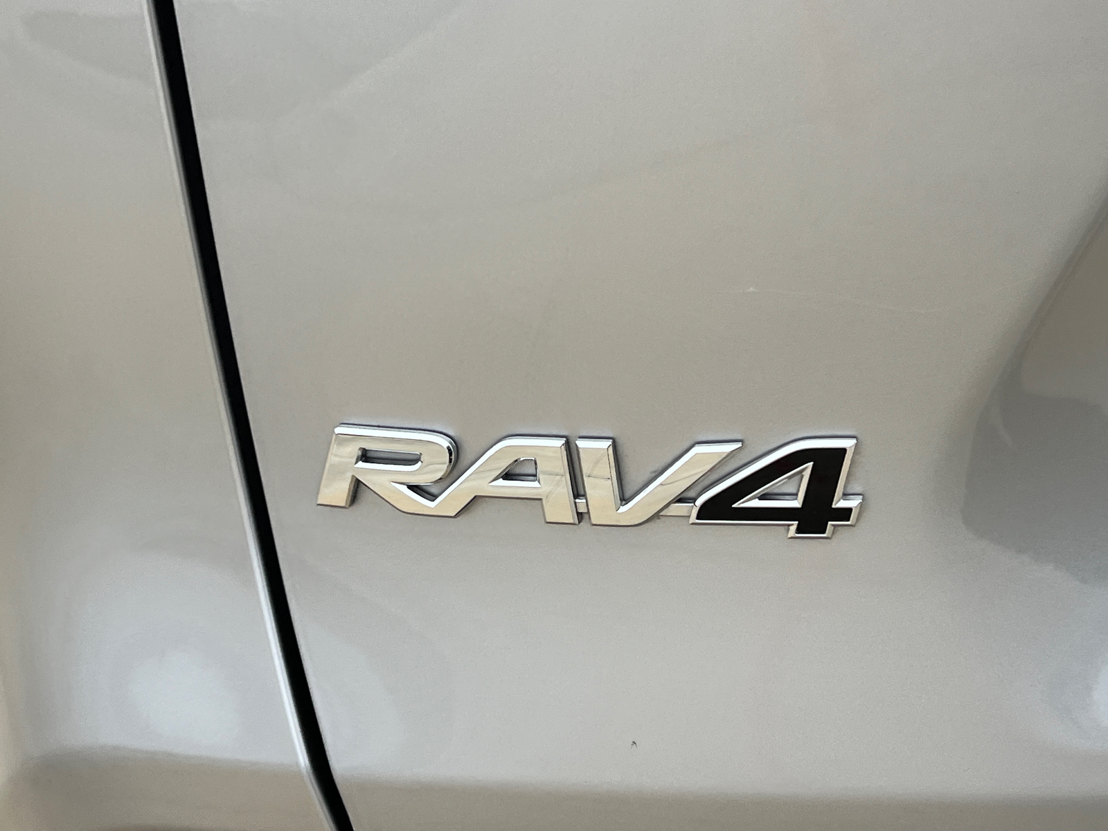 2024 Toyota RAV4 Hybrid SE 8