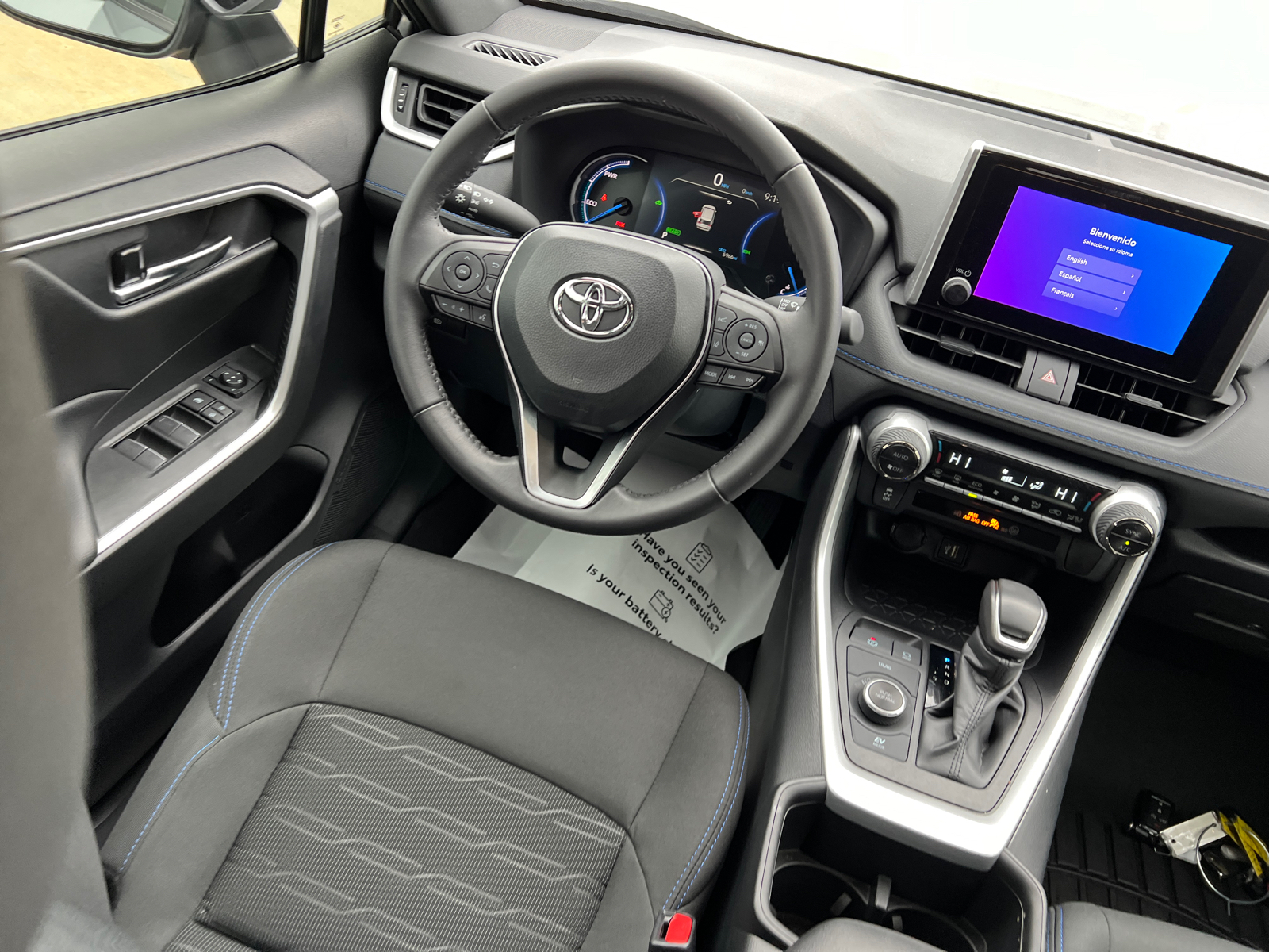 2024 Toyota RAV4 Hybrid SE 14