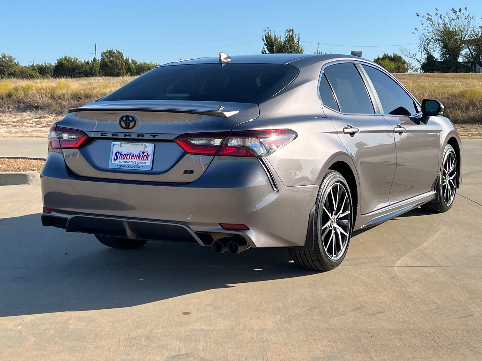 2024 Toyota Camry SE 6