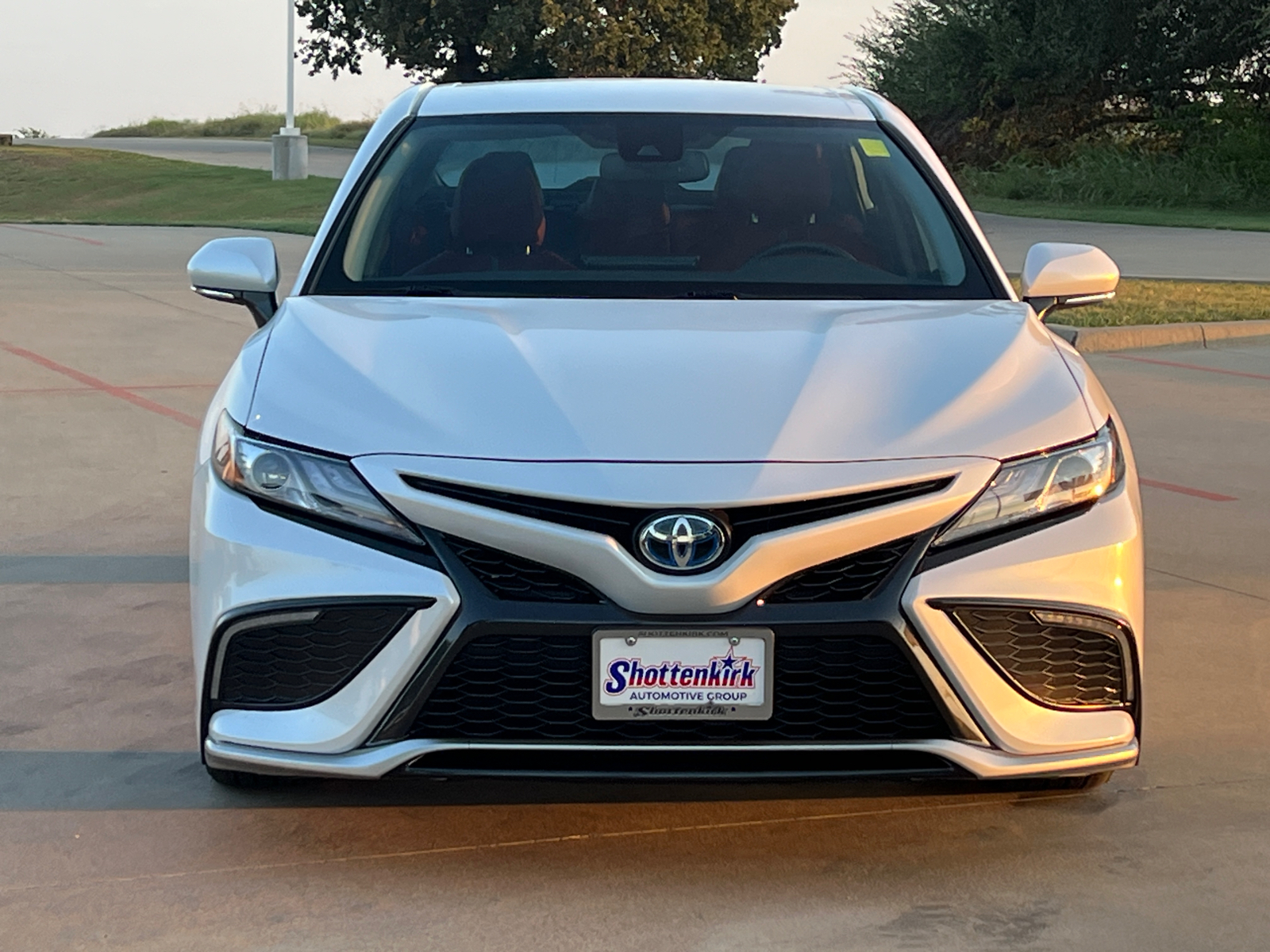 2024 Toyota Camry Hybrid XSE 2