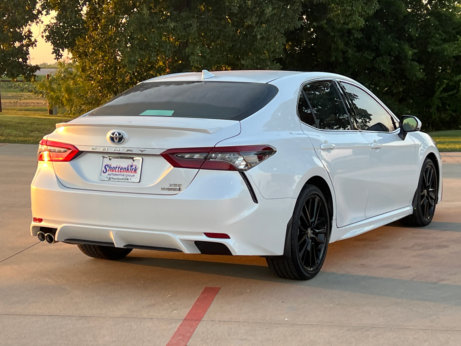 2024 Toyota Camry Hybrid XSE 4