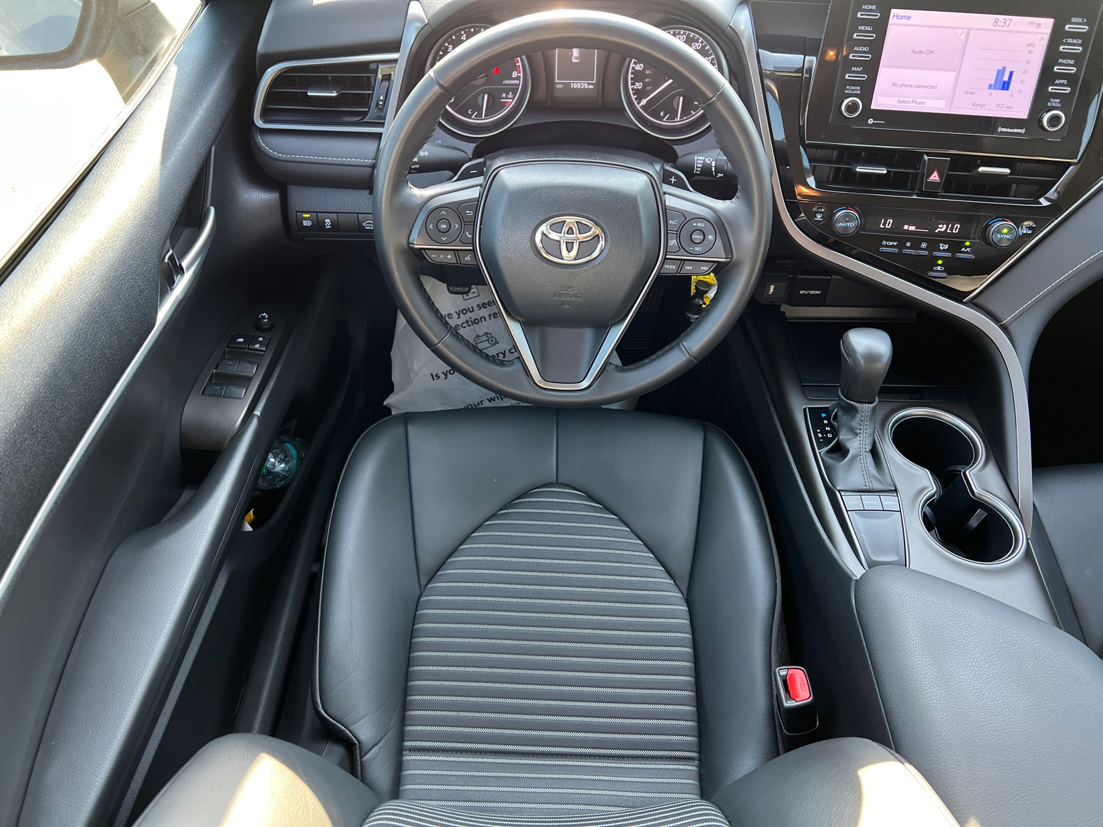 2024 Toyota Camry SE 16