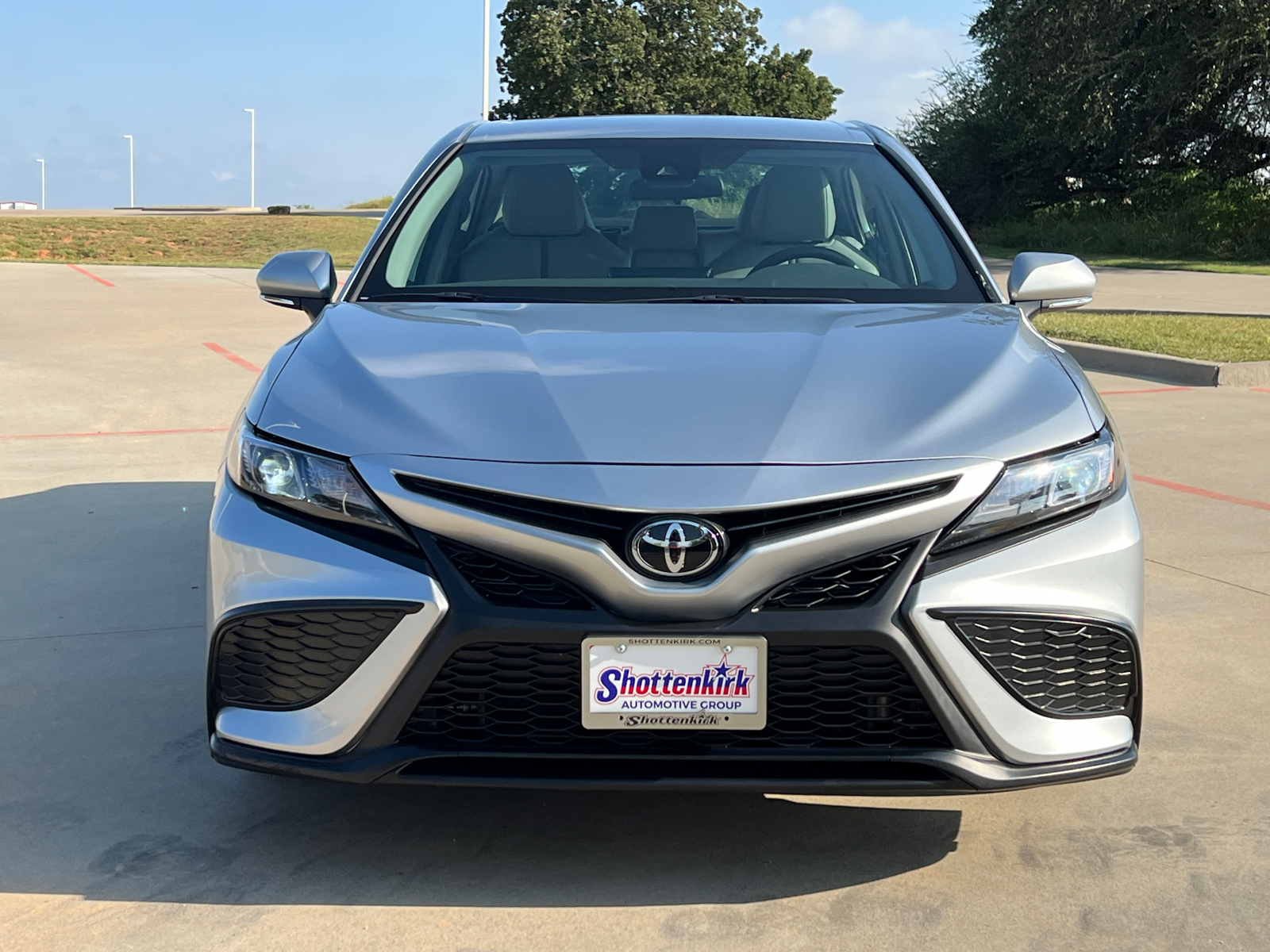 2024 Toyota Camry SE 2