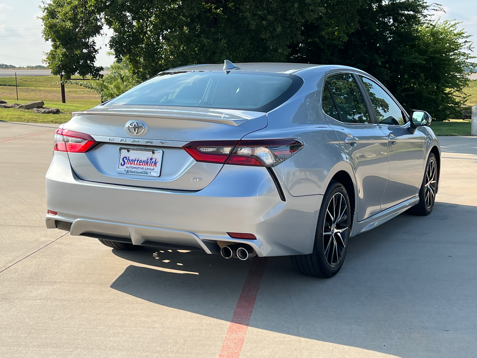 2024 Toyota Camry SE 4