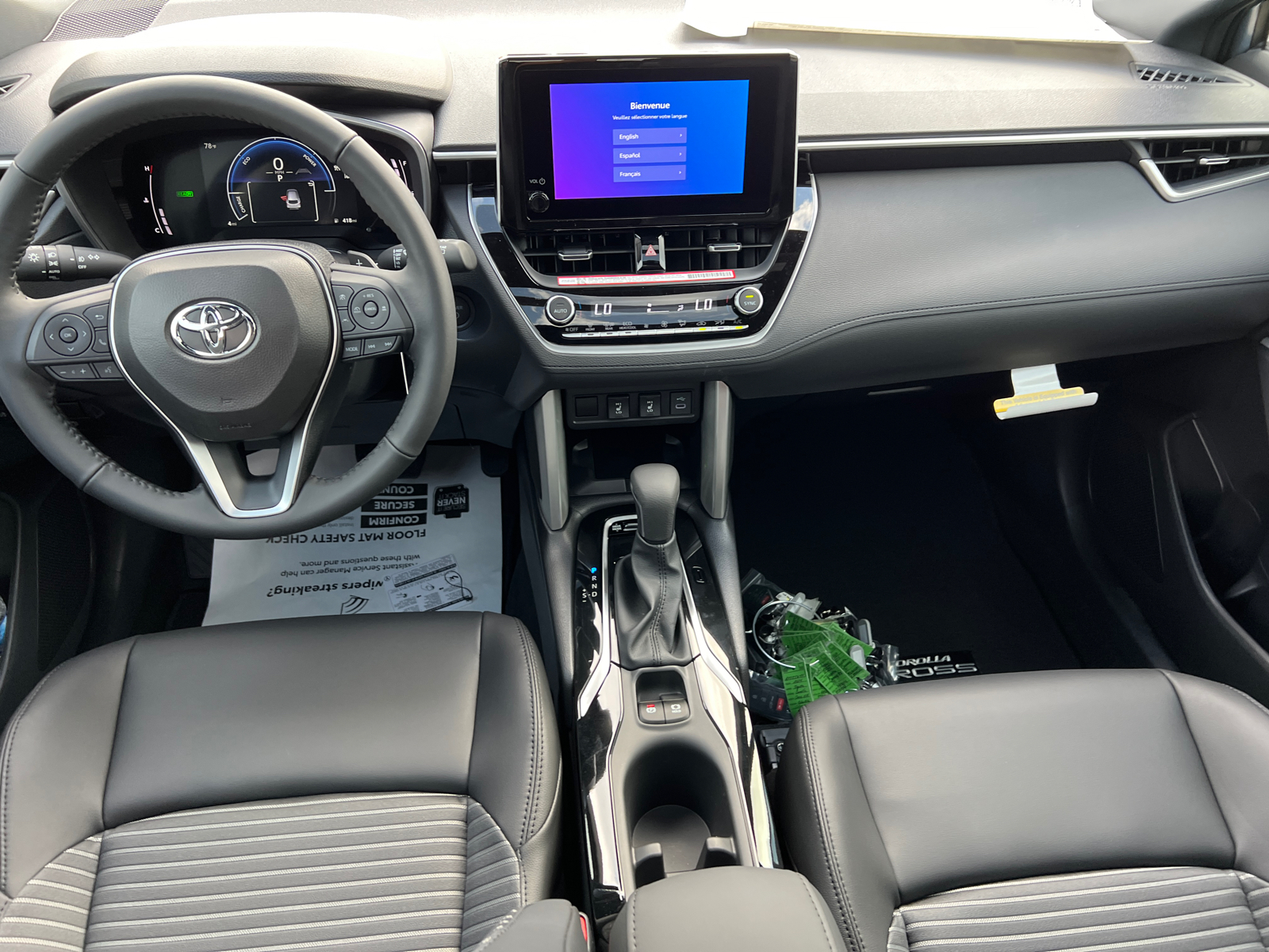 2024 Toyota Corolla Cross Hybrid XSE 12