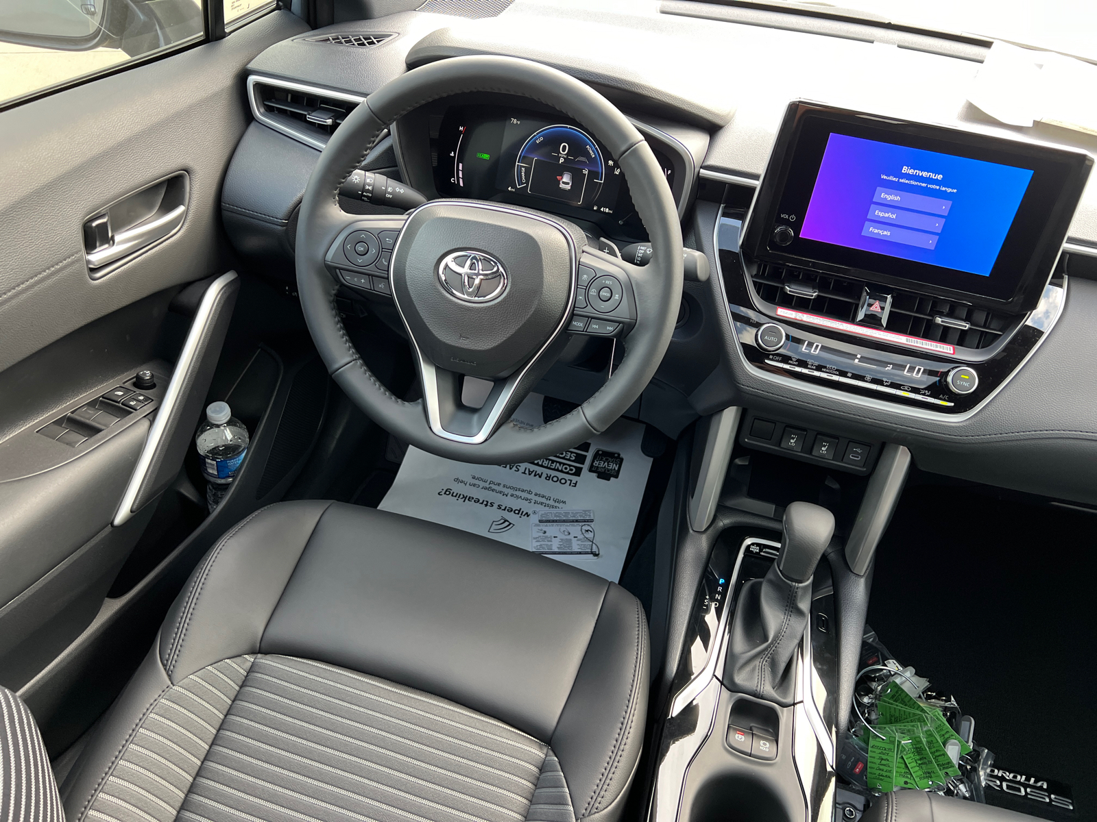 2024 Toyota Corolla Cross Hybrid XSE 13