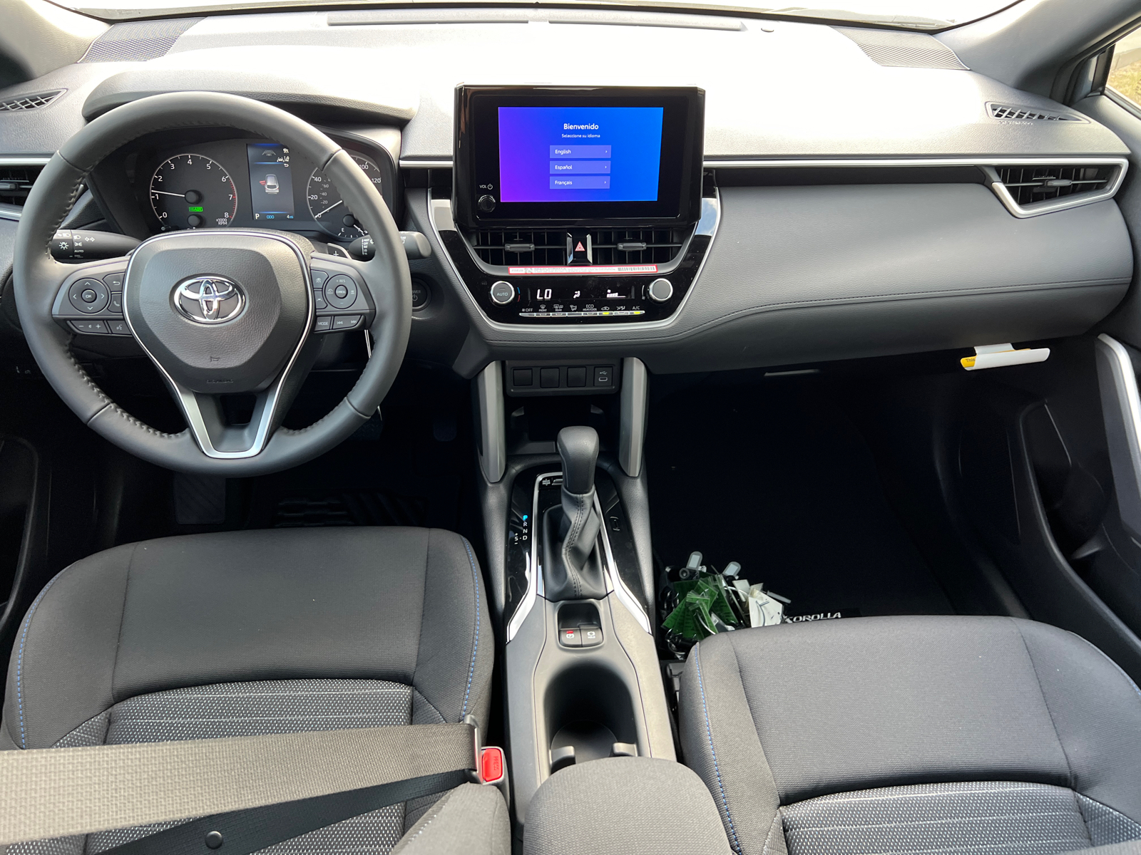 2024 Toyota Corolla Cross Hybrid SE 12