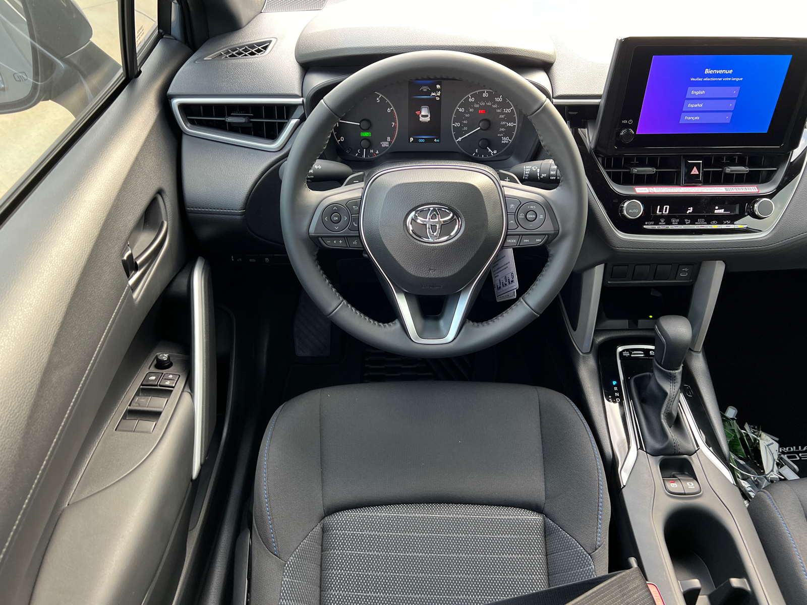 2024 Toyota Corolla Cross Hybrid SE 16