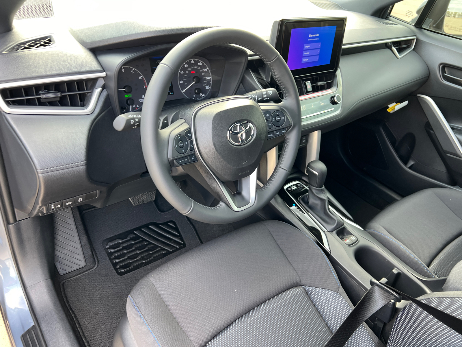 2024 Toyota Corolla Cross Hybrid SE 17