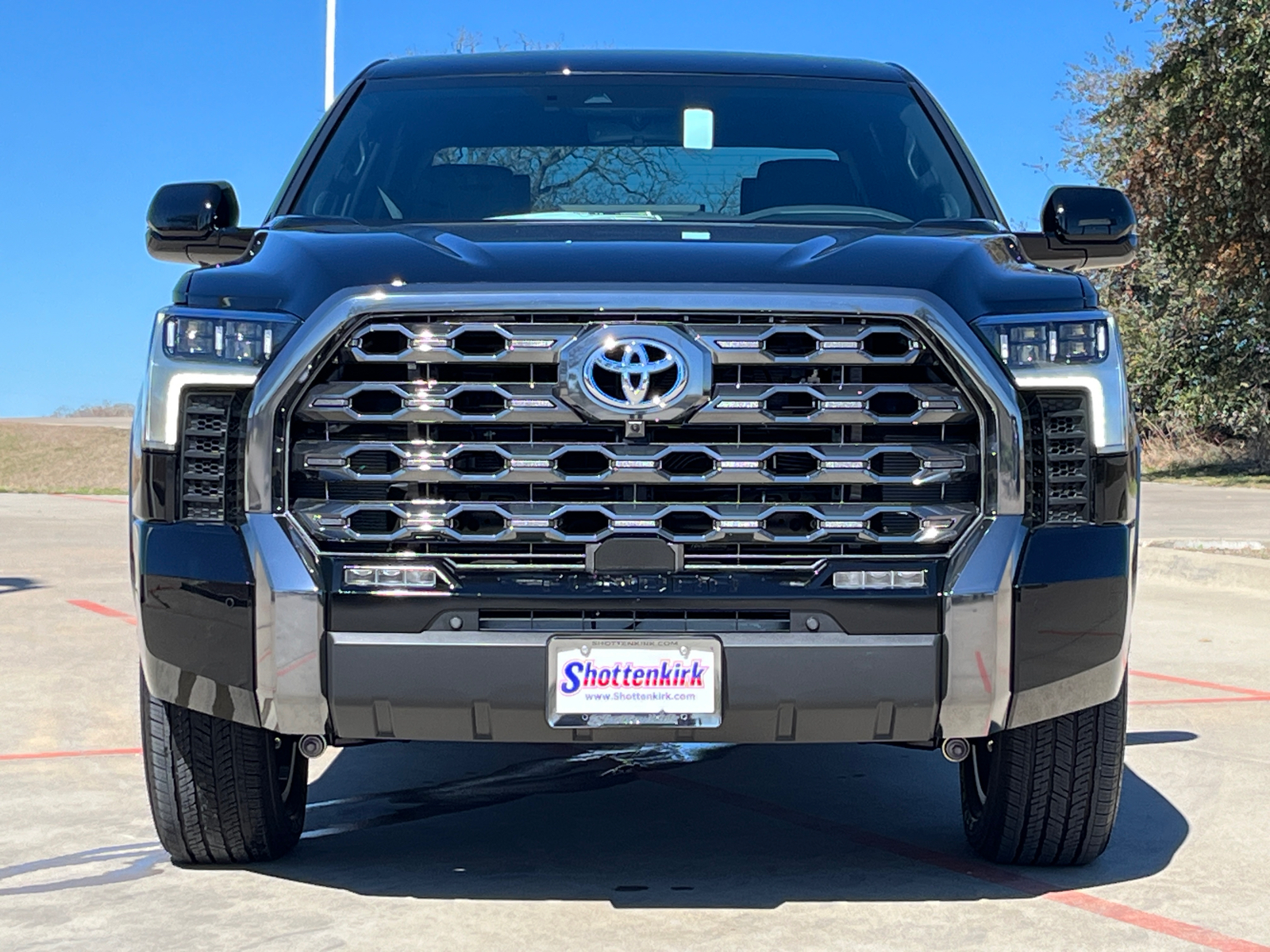 2024 Toyota Tundra Hybrid Platinum 3