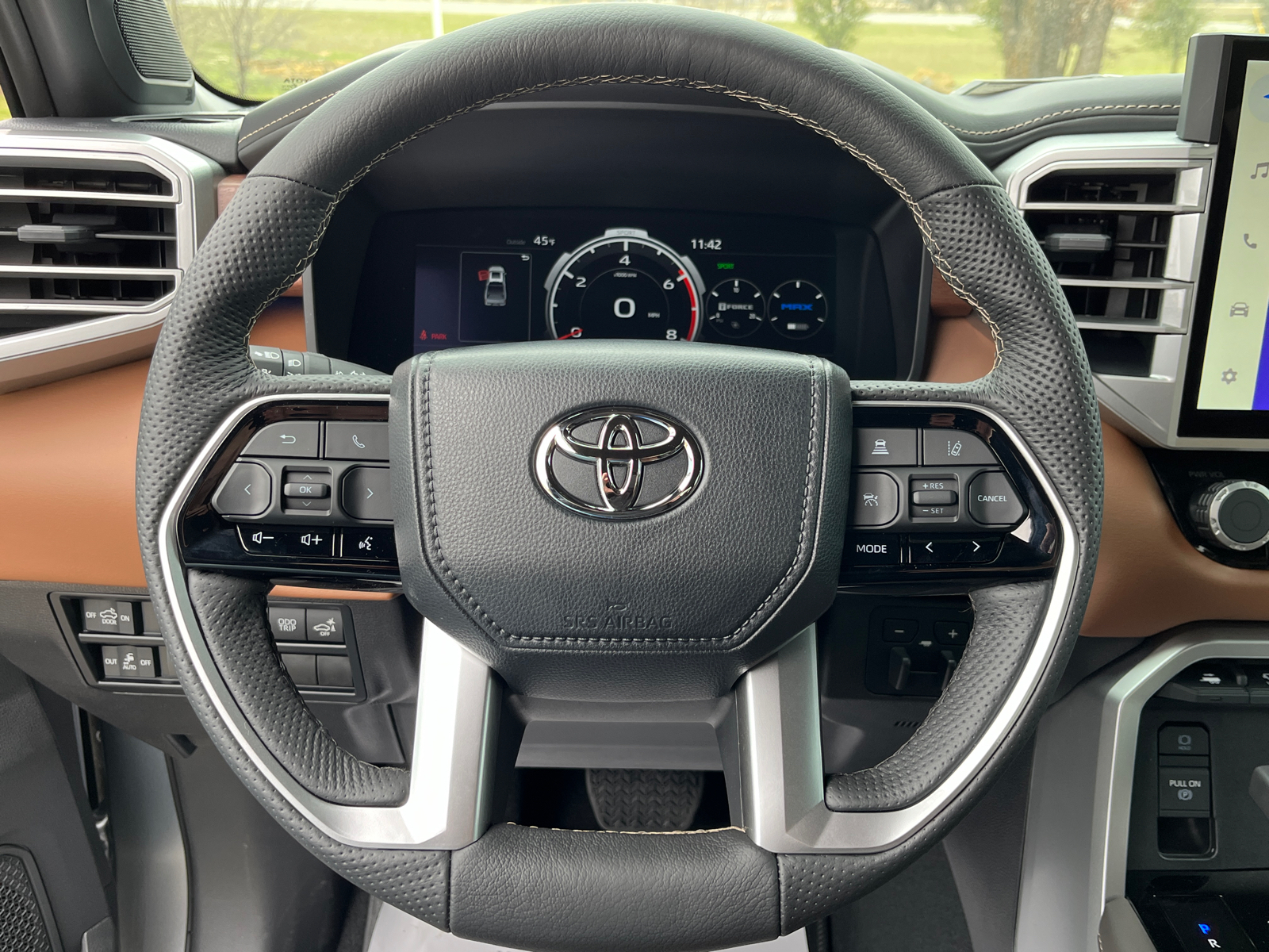 2024 Toyota Tundra Hybrid 1794 Edition 32