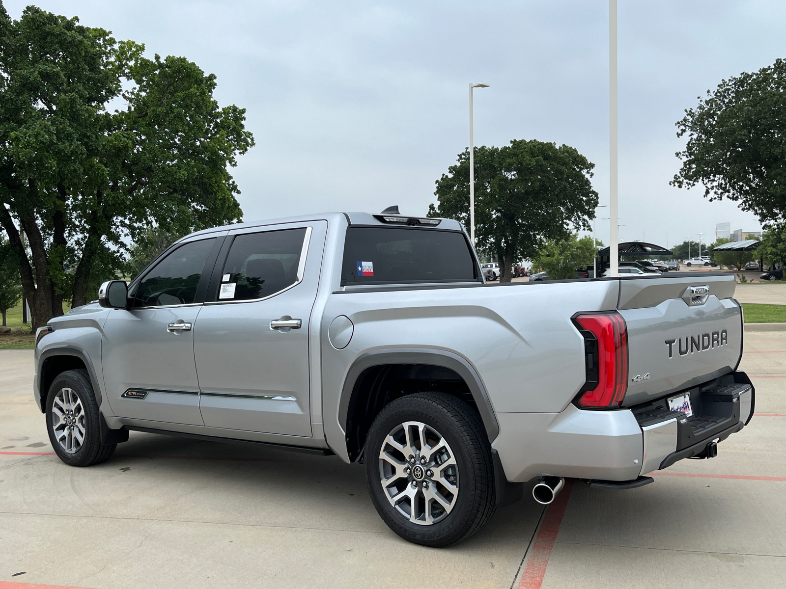 2024 Toyota Tundra Hybrid 1794 Edition 8