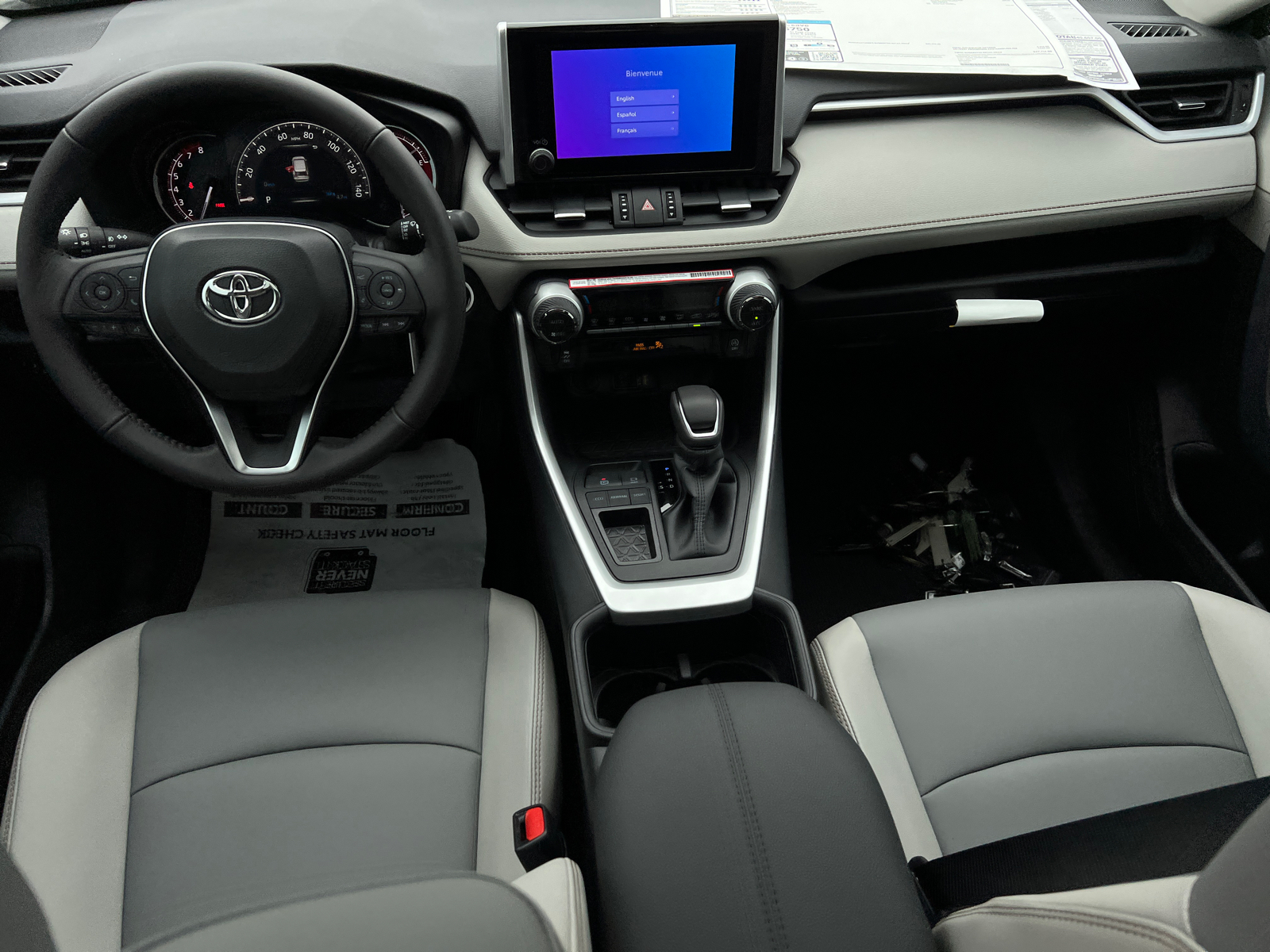 2025 Toyota RAV4 XLE Premium 13