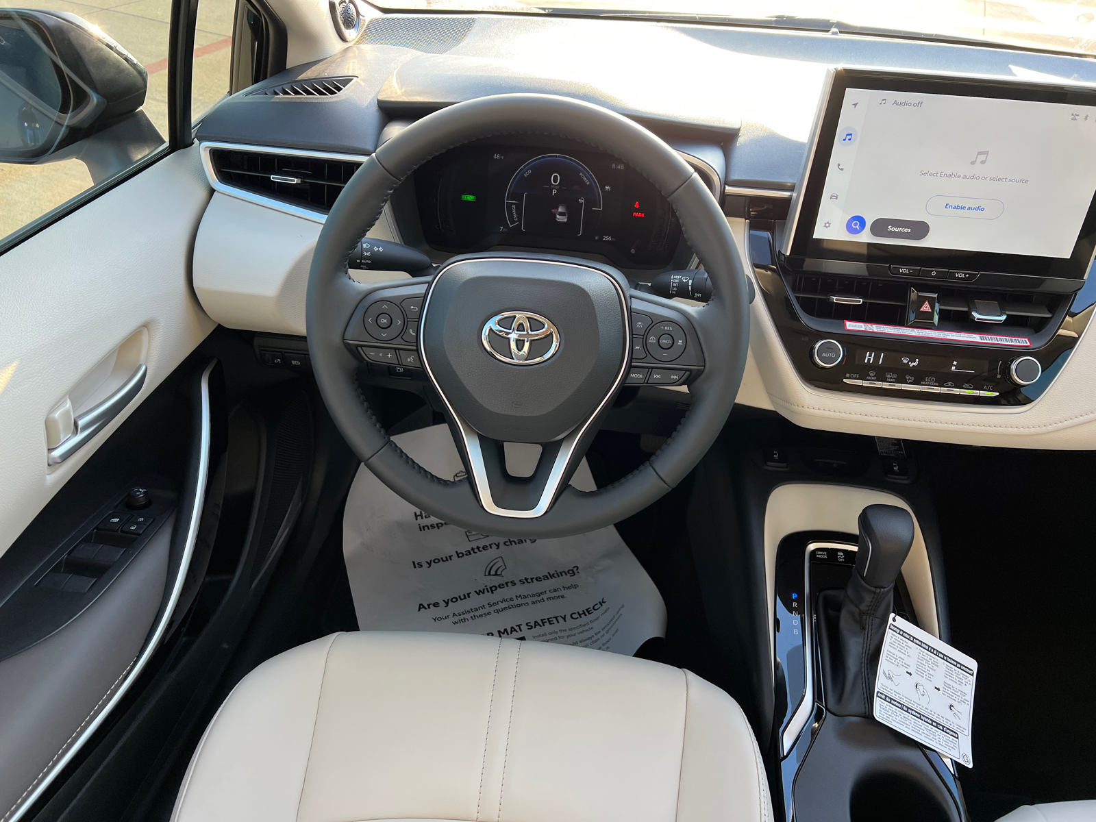 2025 Toyota Corolla Hybrid XLE 17