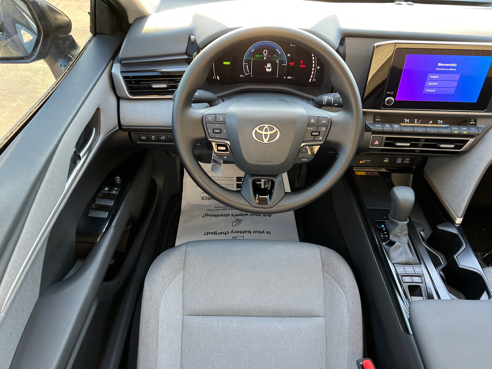 2025 Toyota Camry LE 17