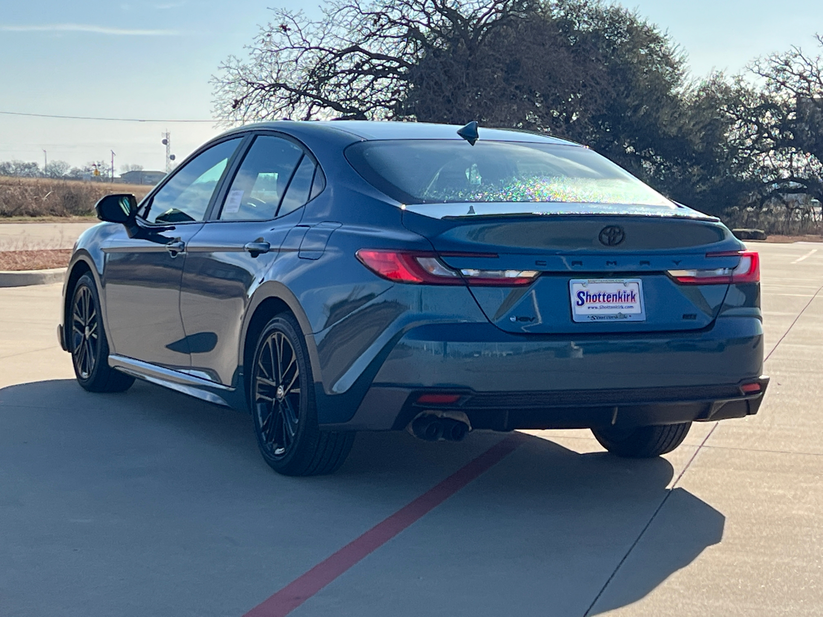 2025 Toyota Camry LE 4