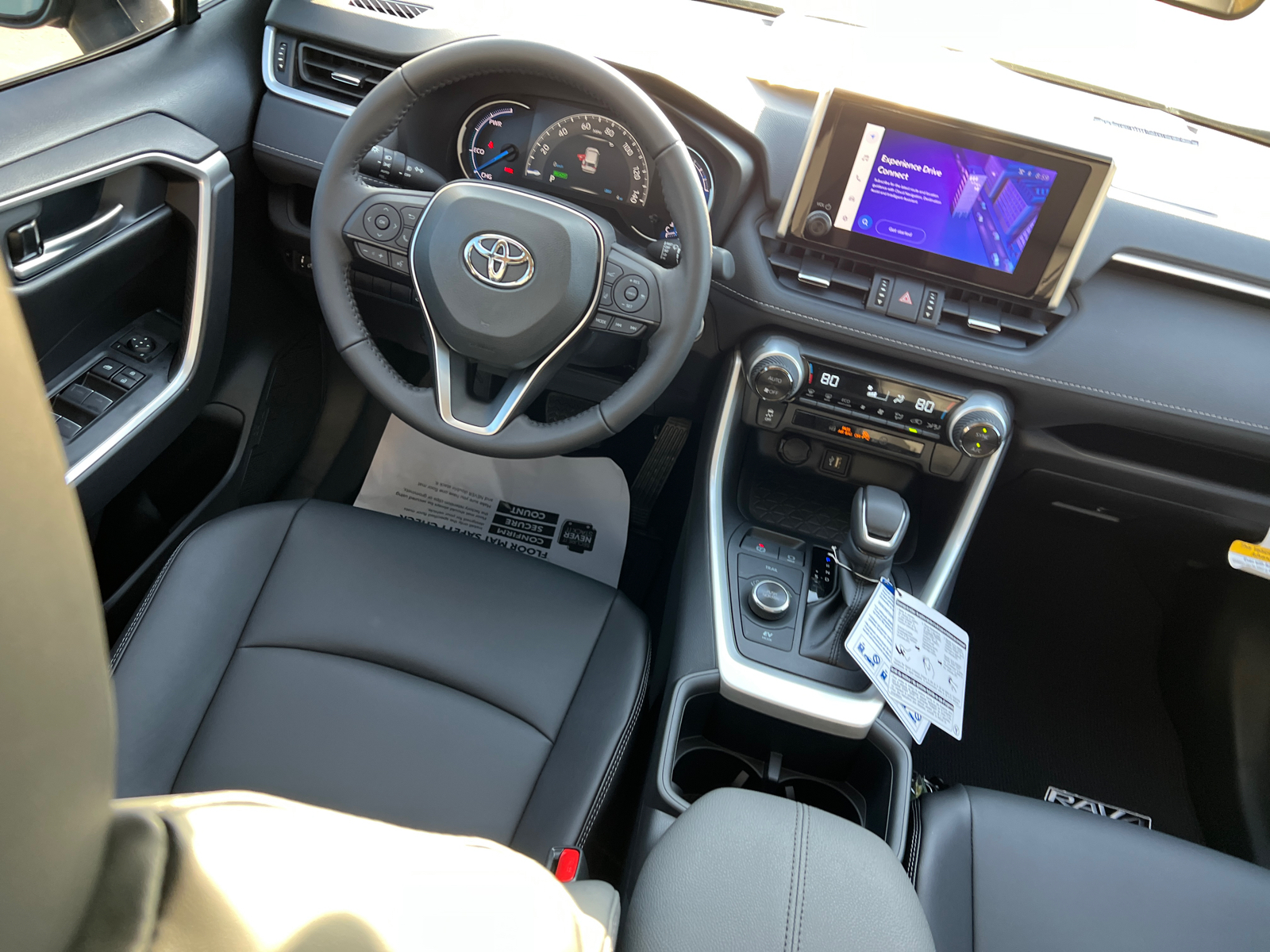 2025 Toyota RAV4 Hybrid XLE Premium 14