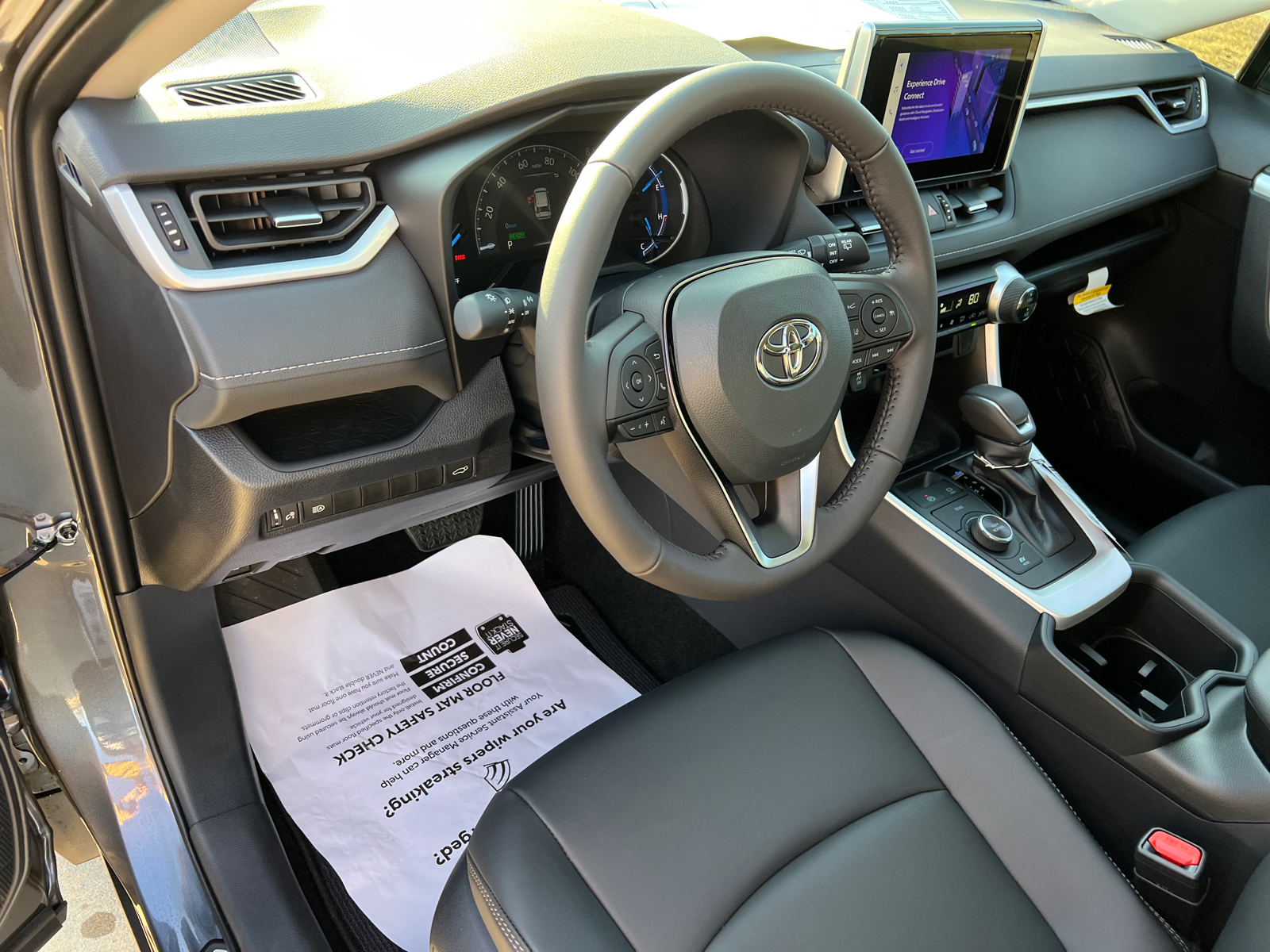 2025 Toyota RAV4 Hybrid XLE Premium 19