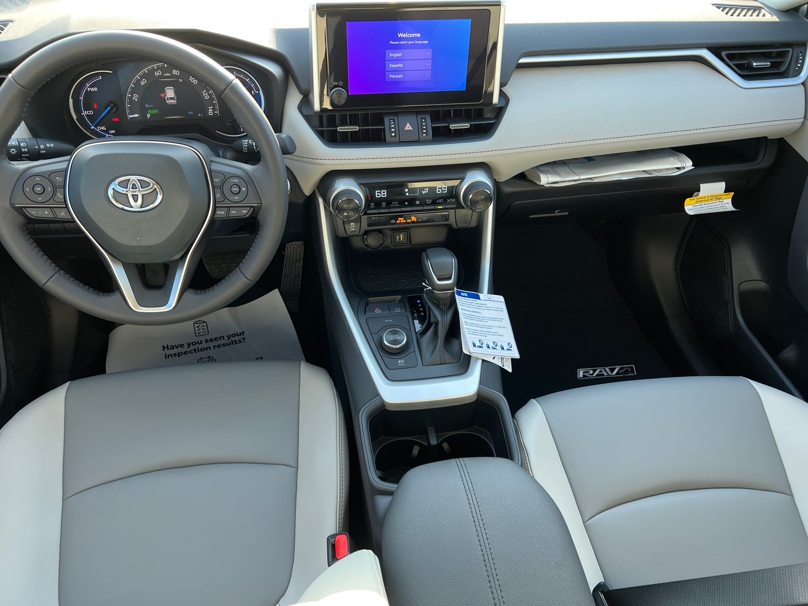 2025 Toyota RAV4 Hybrid XLE Premium 13