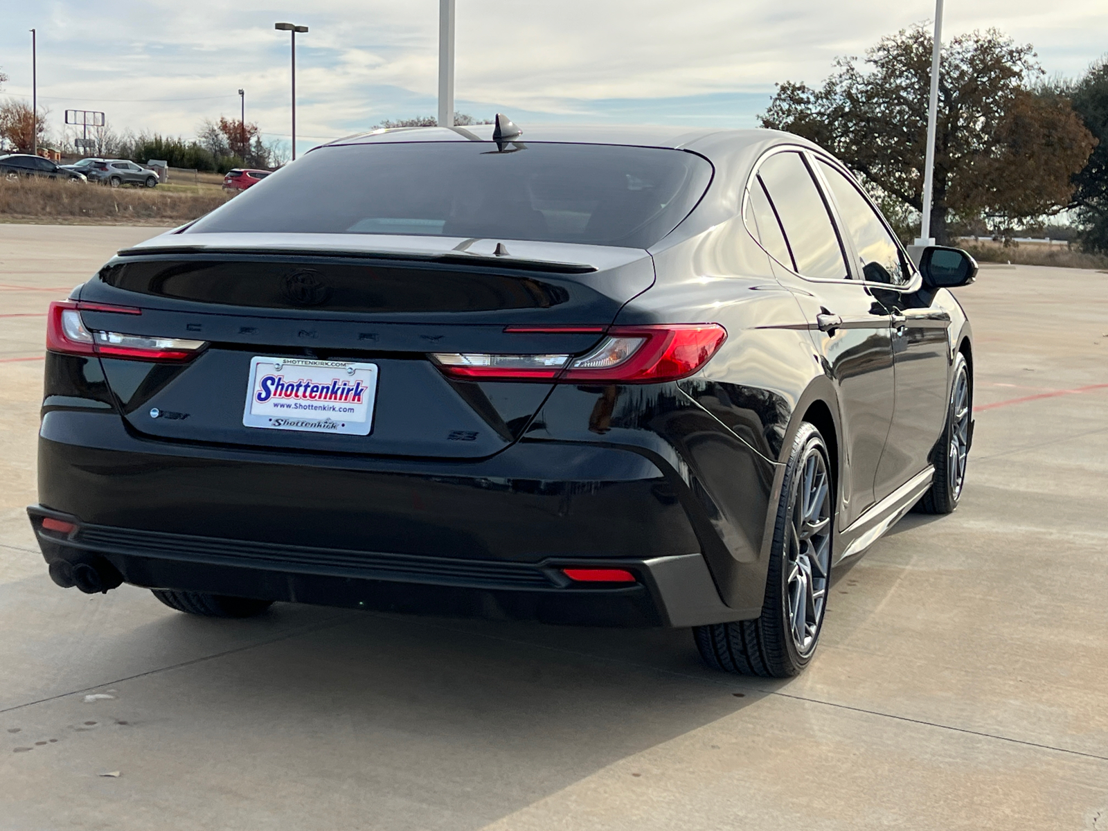 2025 Toyota Camry SE 6