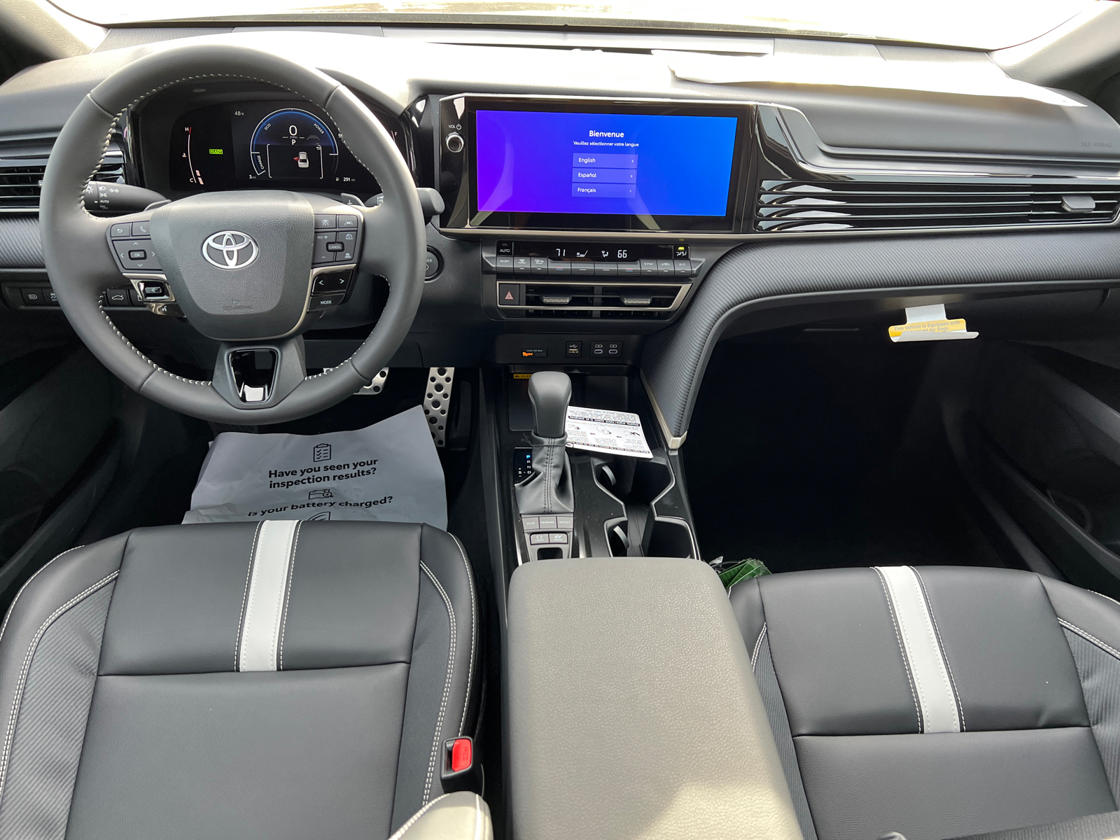 2025 Toyota Camry SE 15