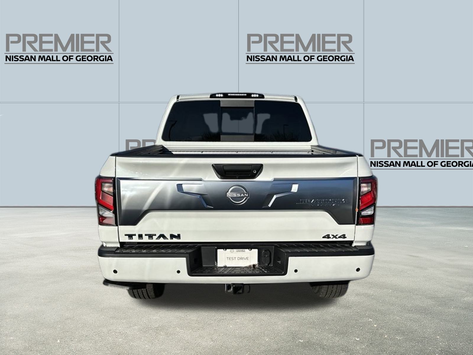 2024 Nissan Titan Platinum Reserve 3