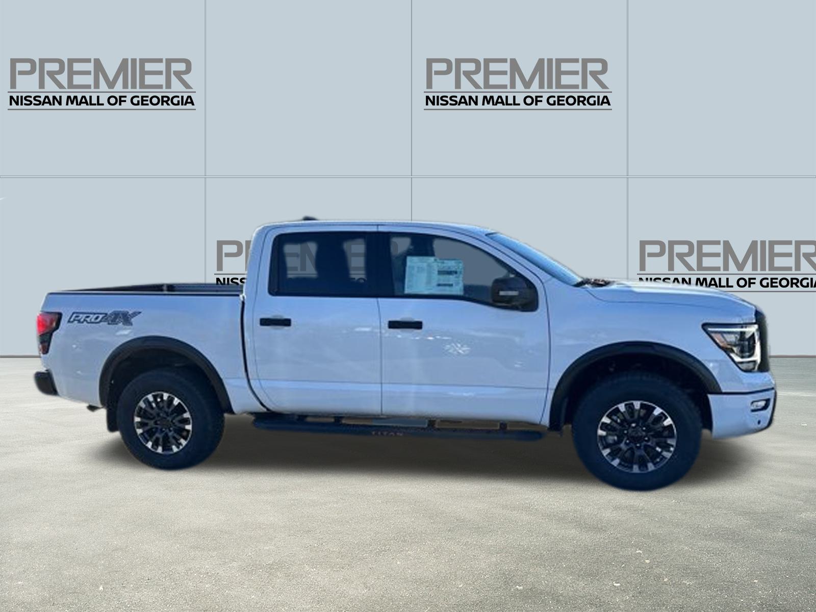 2024 Nissan Titan PRO-4X 7