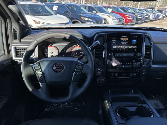 2024 Nissan Titan PRO-4X 19