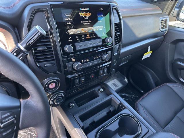 2024 Nissan Titan PRO-4X 24