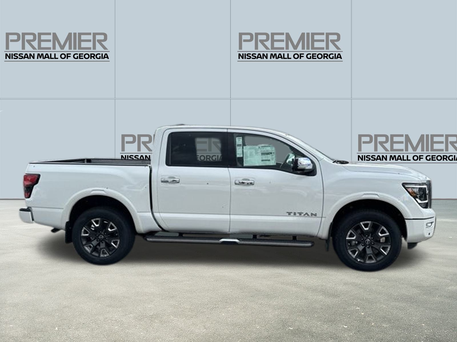 2024 Nissan Titan Platinum Reserve 8