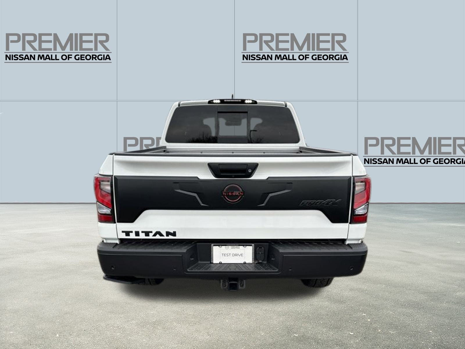 2024 Nissan Titan PRO-4X 4