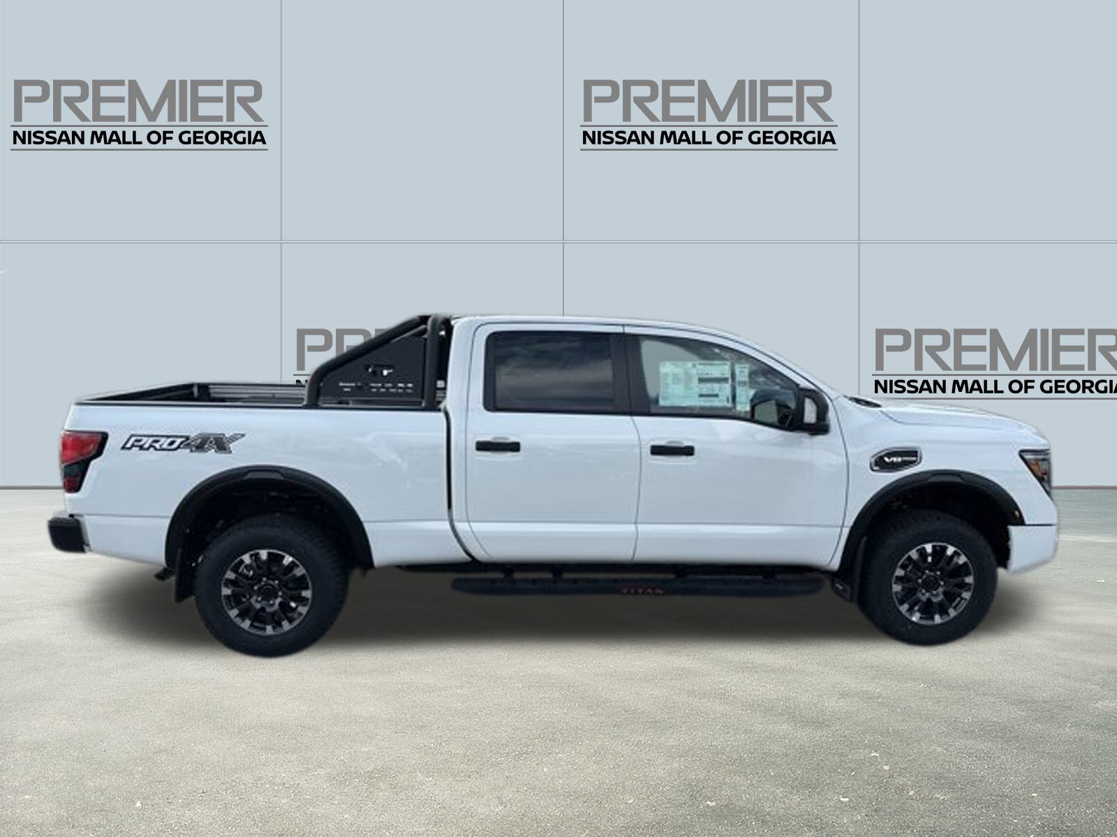 2024 Nissan Titan XD PRO-4X 8