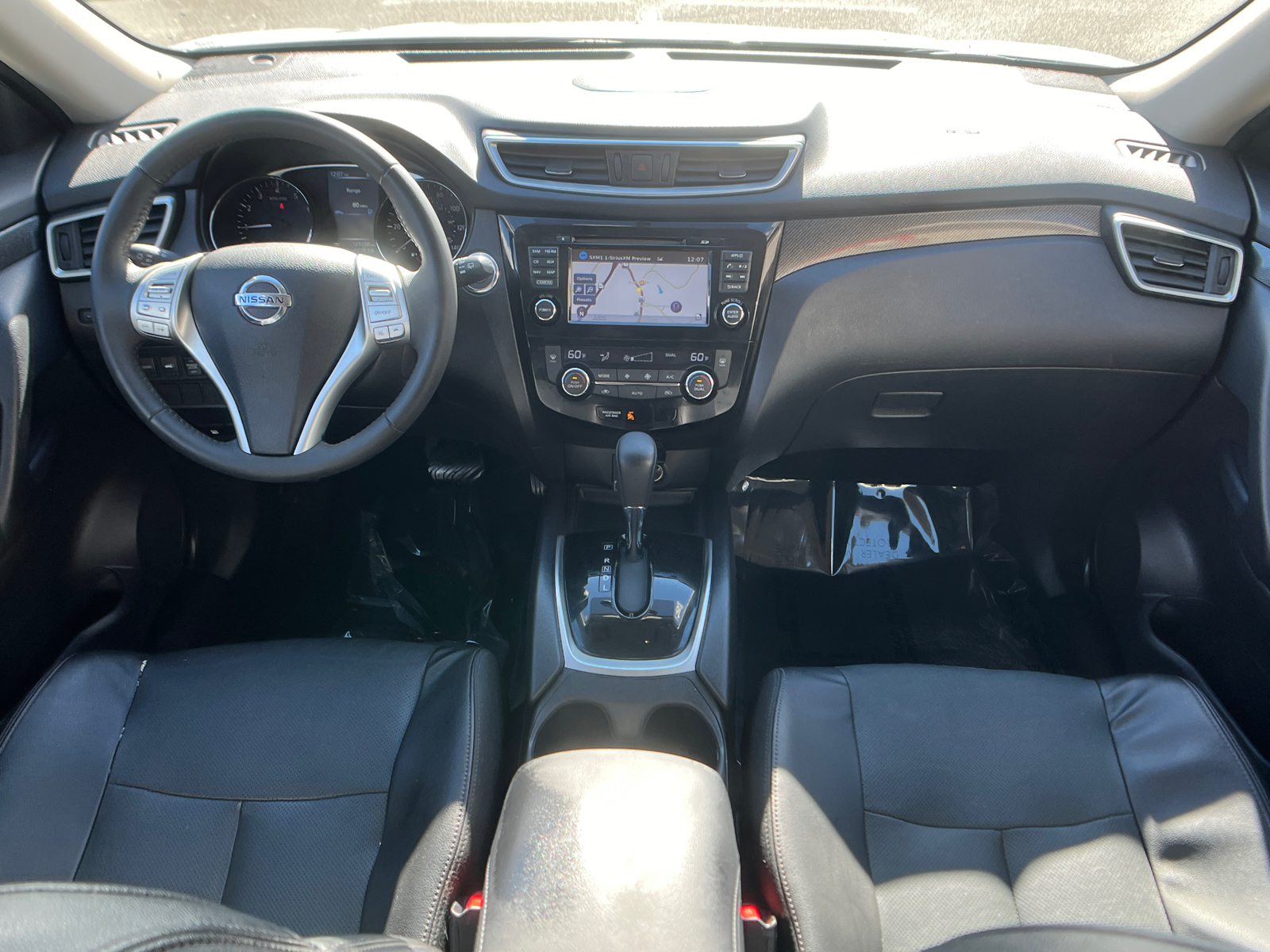 2016 Nissan Rogue SL 23