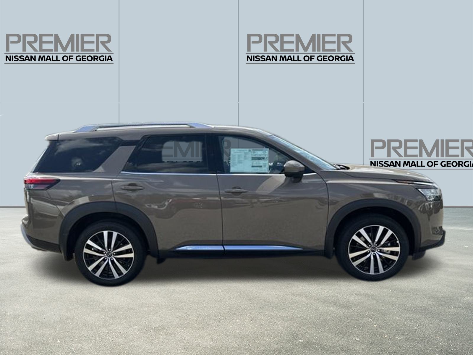 2024 Nissan Pathfinder Platinum 8