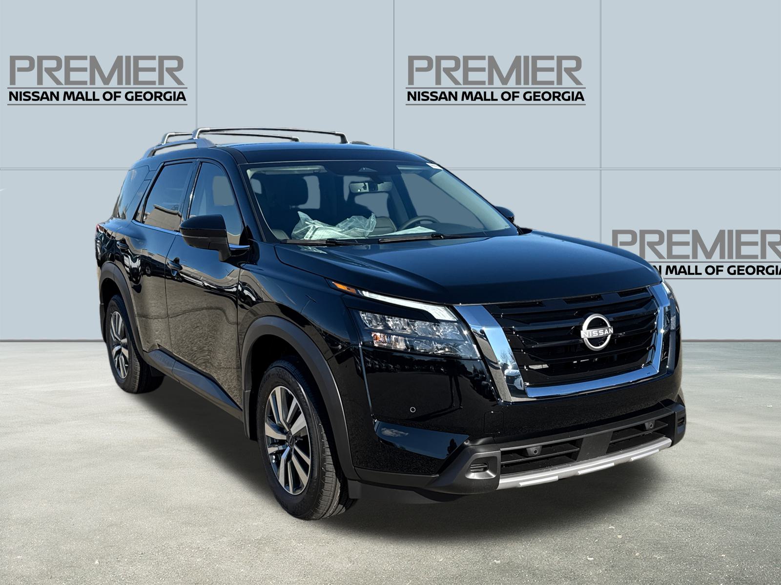 2025 Nissan Pathfinder SL 3