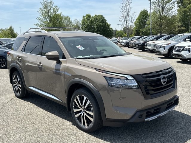 2024 Nissan Pathfinder Platinum 10