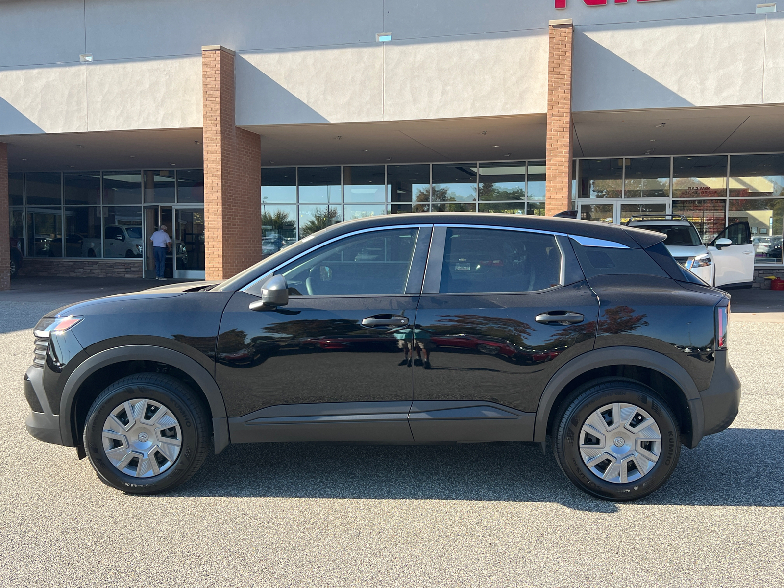 2025 Nissan Kicks S 9