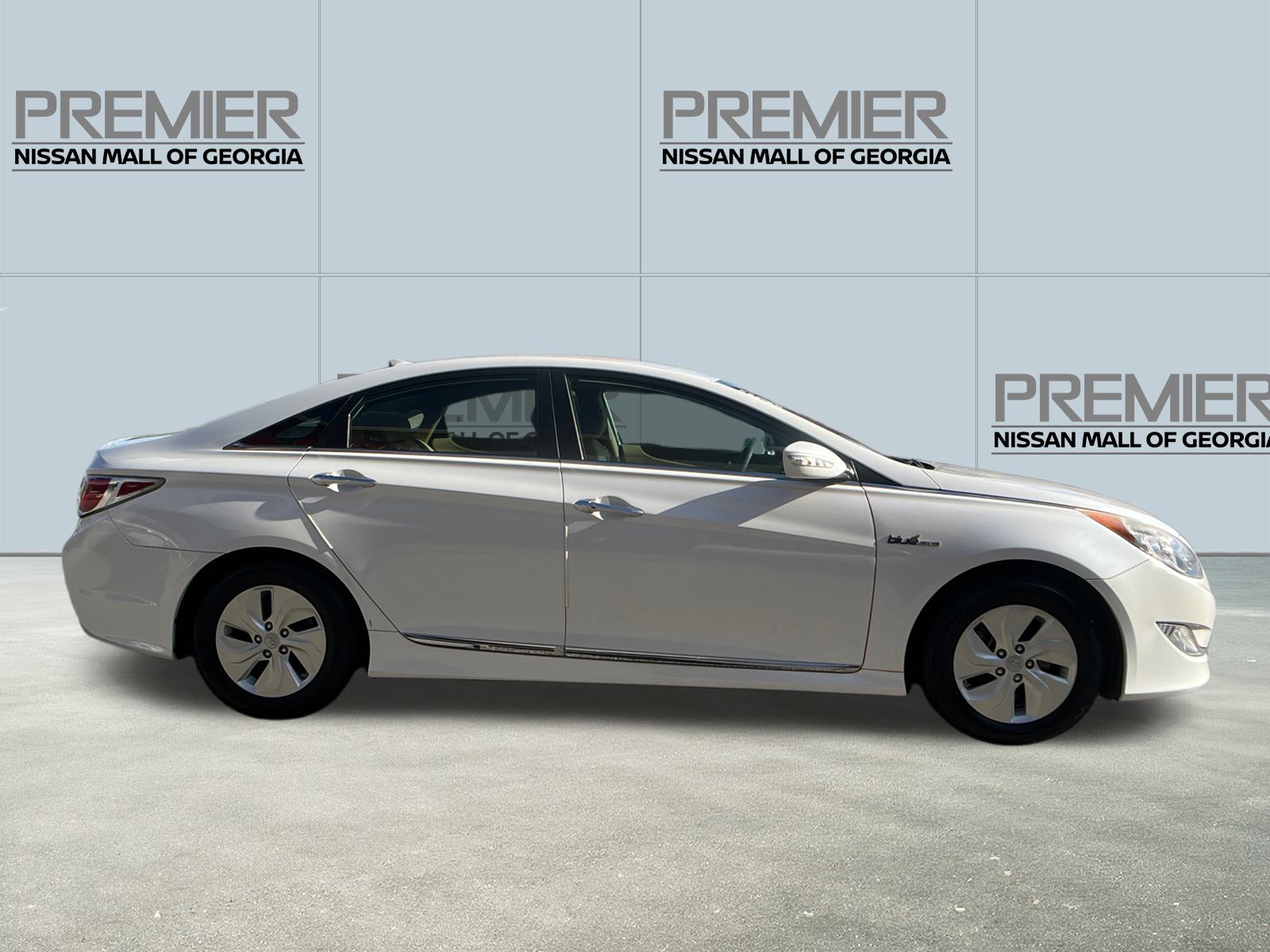 2015 Hyundai Sonata Hybrid Base 4