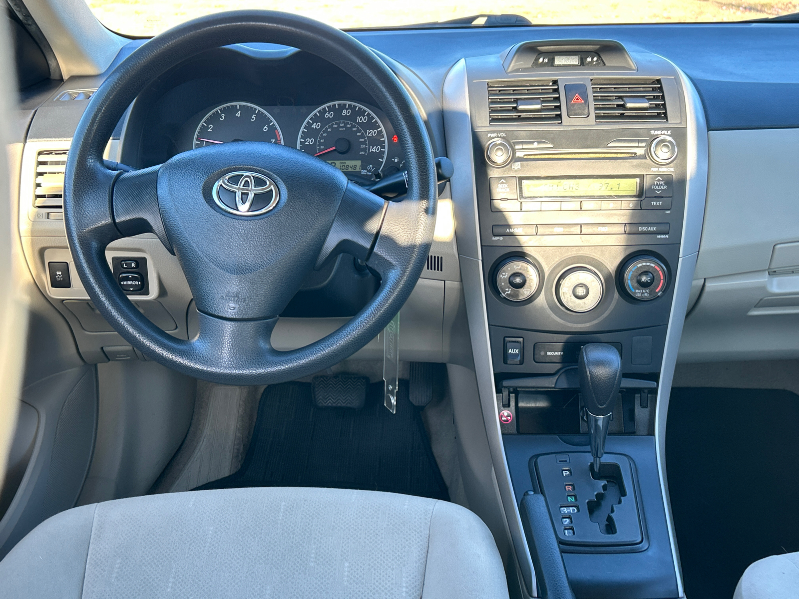 2013 Toyota Corolla L 22