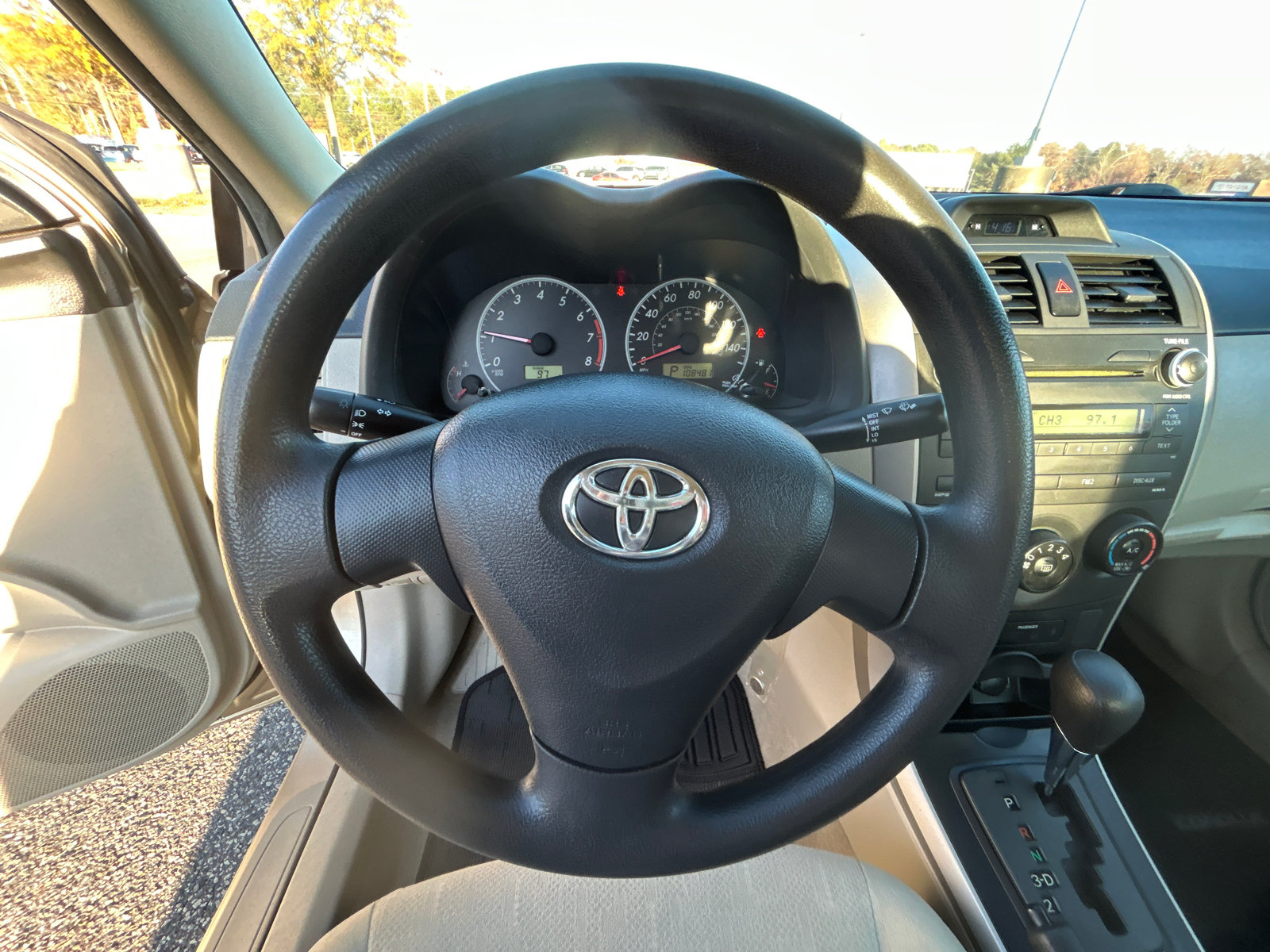 2013 Toyota Corolla L 23