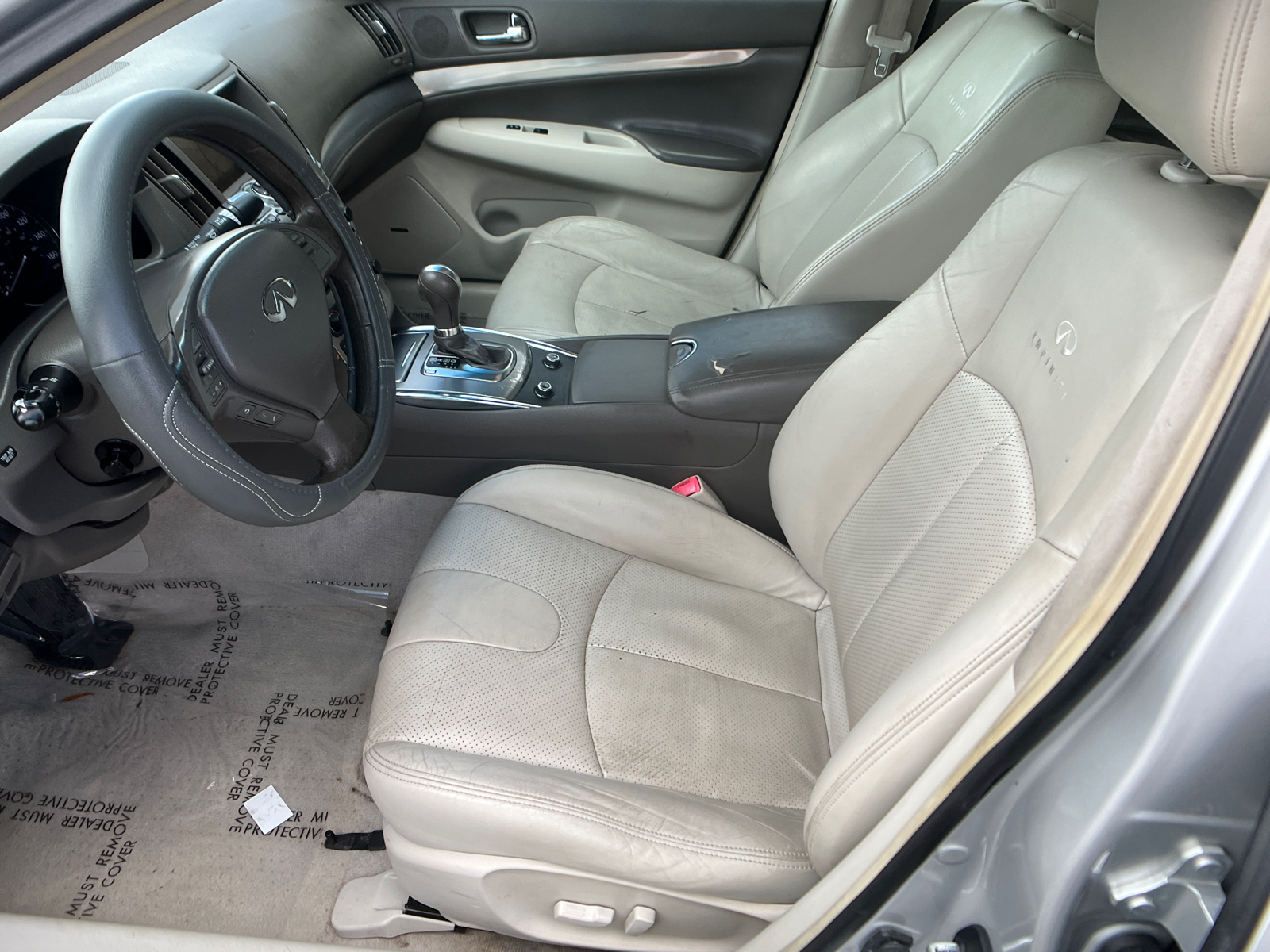 2011 INFINITI G37 Journey 9