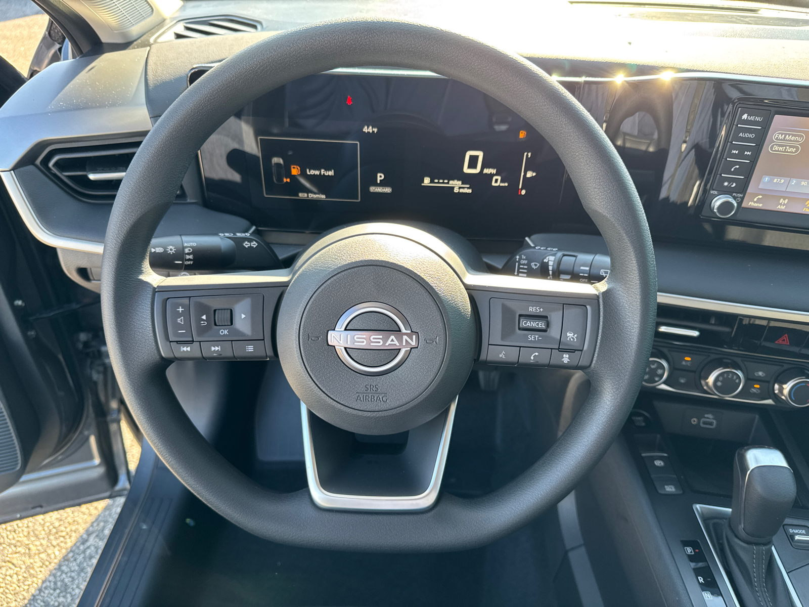 2025 Nissan Kicks S 23