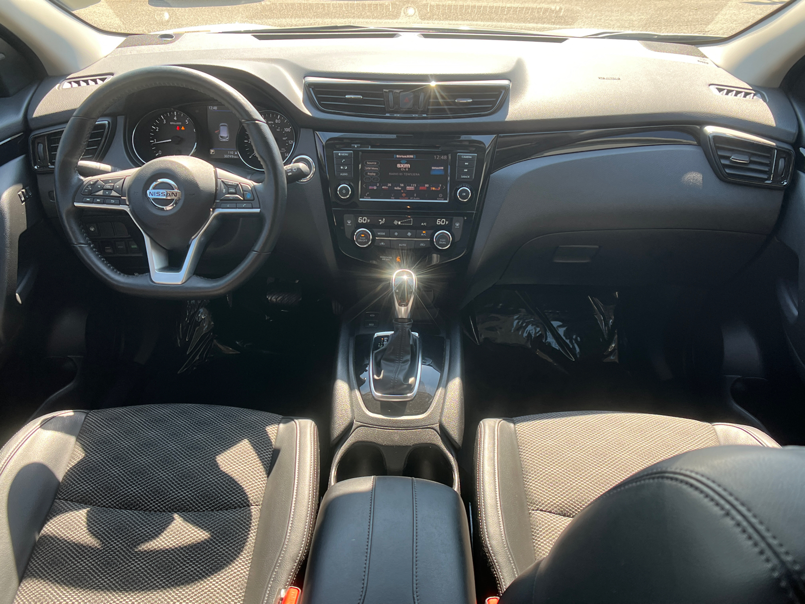 2022 Nissan Rogue Sport SV 23