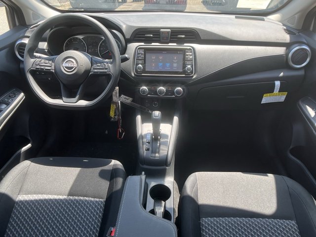 2024 Nissan Versa 1.6 S 24