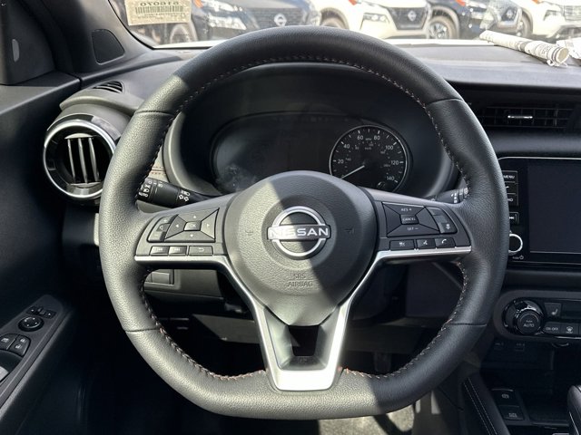 2024 Nissan Kicks SR 20