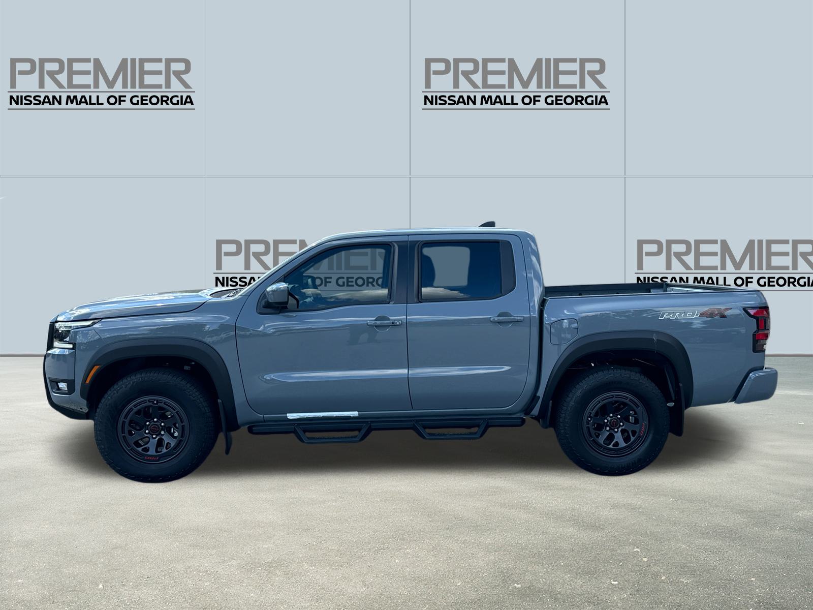 2025 Nissan Frontier PRO-4X 8