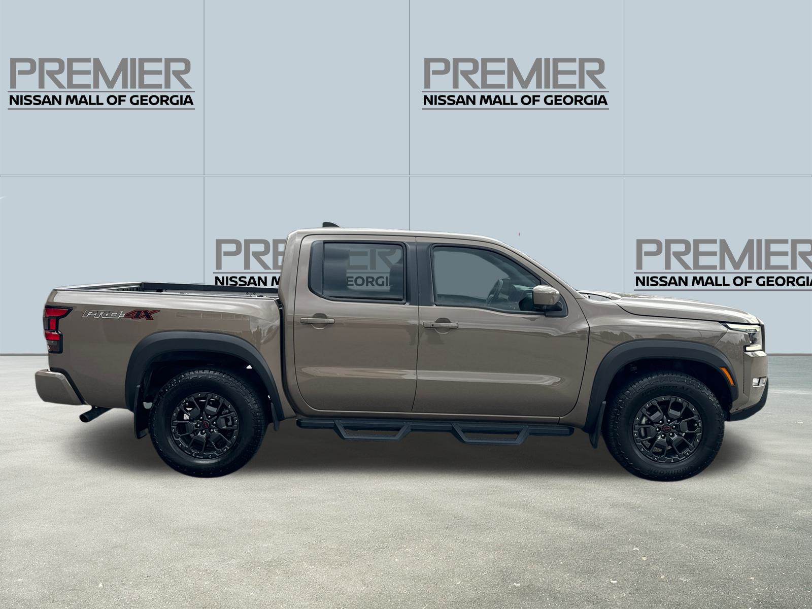 2023 Nissan Frontier PRO-4X 4