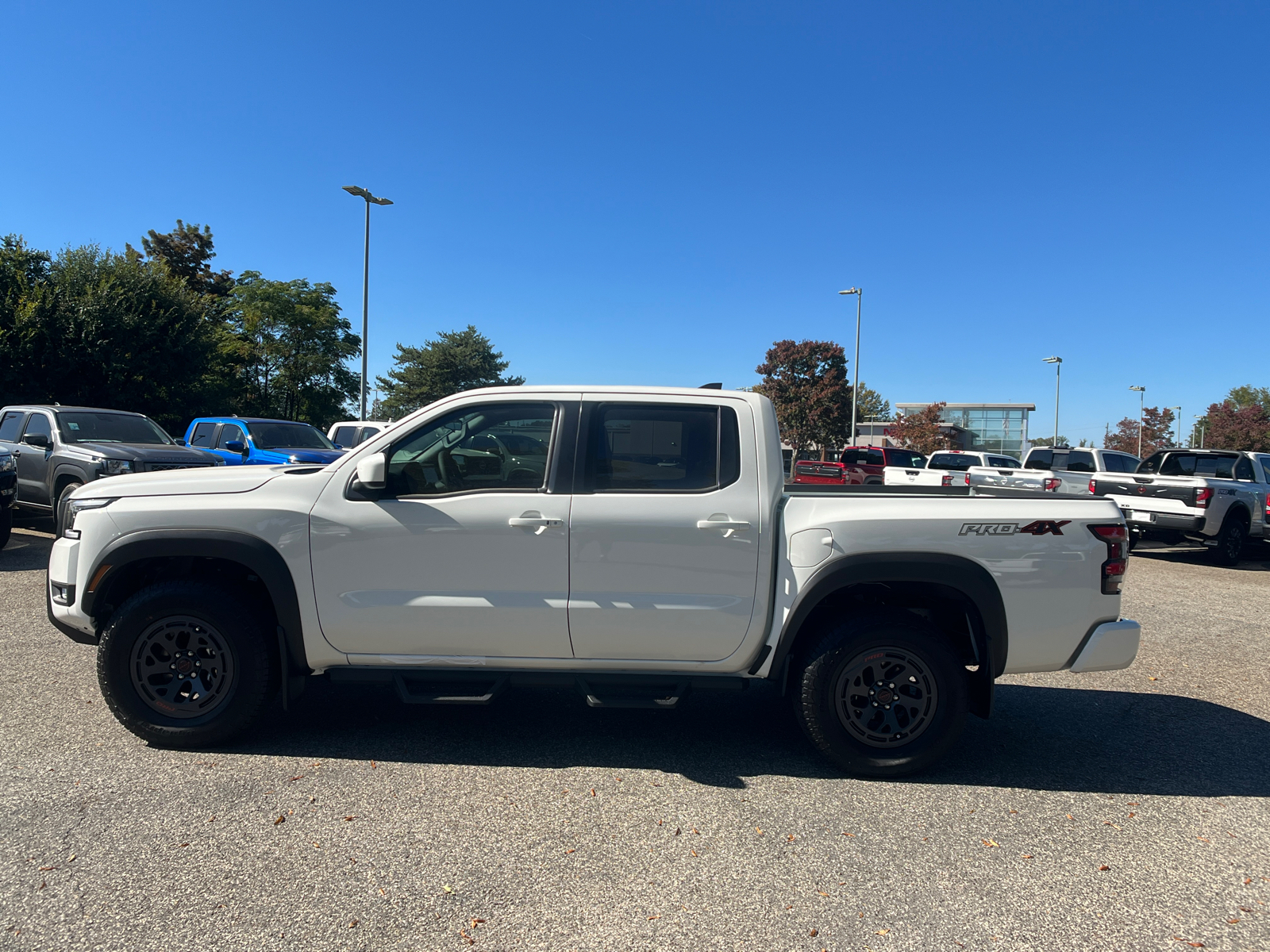 2025 Nissan Frontier PRO-4X 9