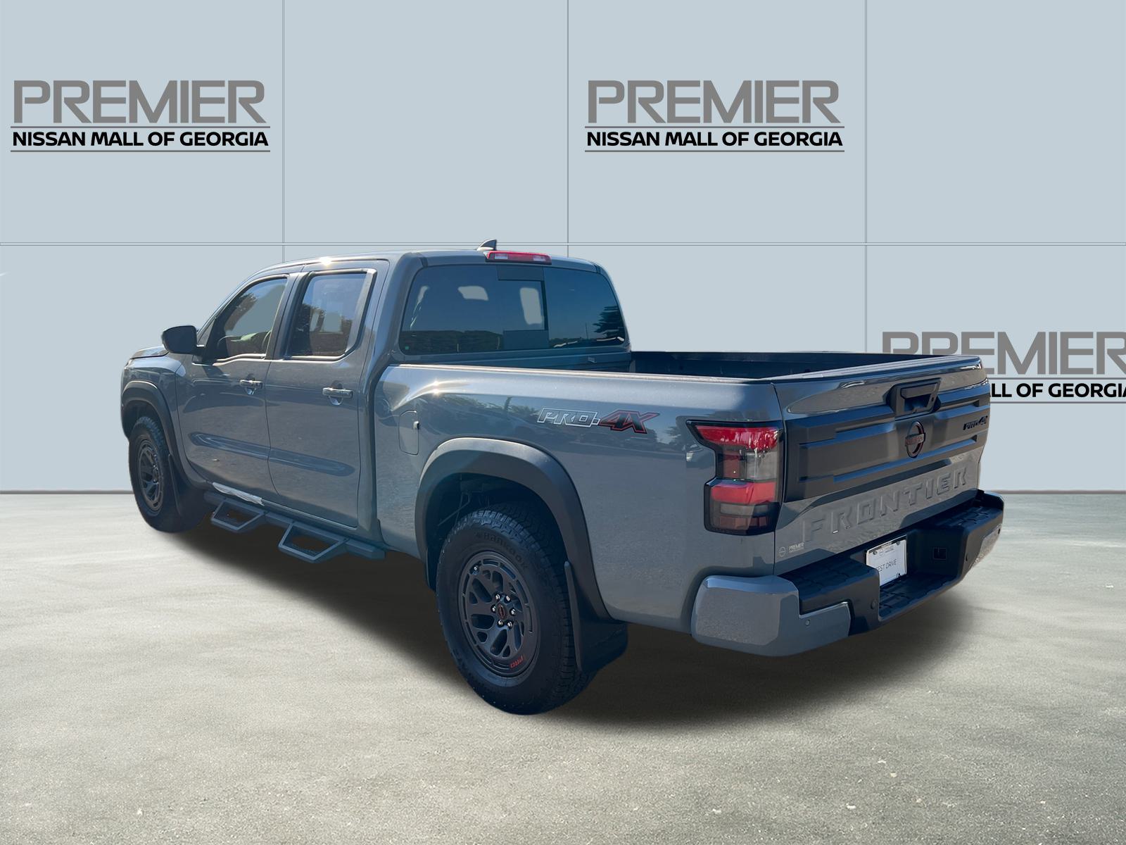 2025 Nissan Frontier PRO-4X 8