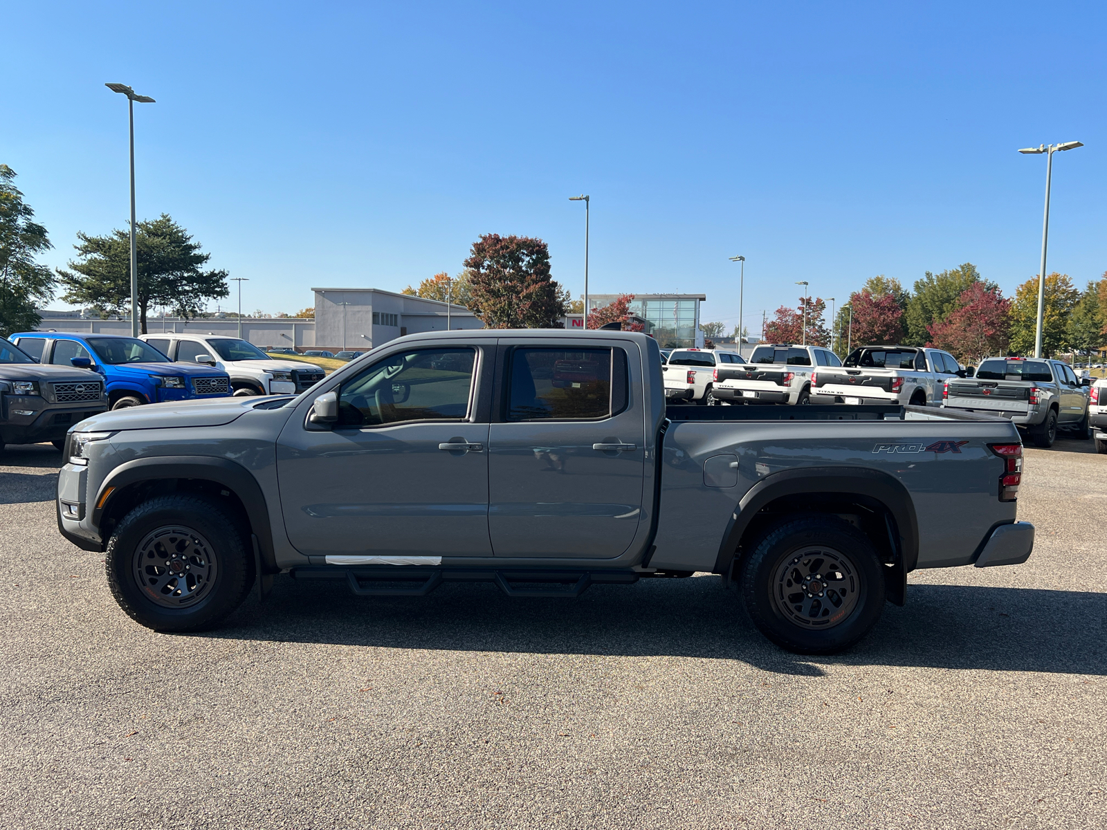 2025 Nissan Frontier PRO-4X 9